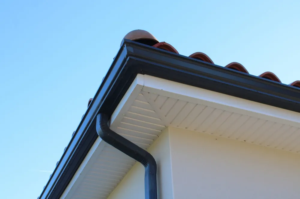 Installation gouttière zinguerie à Les Esseintes